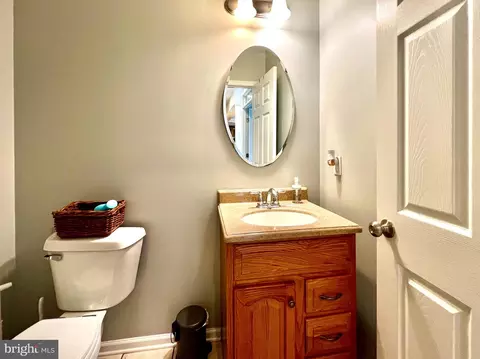 Bath - 13501 Oaklands Manor Dr, Laurel, MD 20708 photo 1 of 4