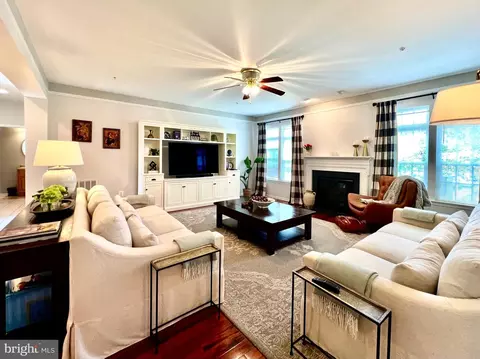 Living - 13501 Oaklands Manor Dr, Laurel, MD 20708 photo 2 of 4
