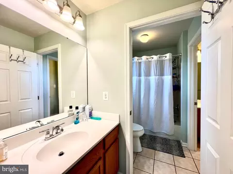 Bath - 13501 Oaklands Manor Dr, Laurel, MD 20708 photo 3 of 4