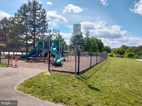 Exterior - 13501 Oaklands Manor Dr, Laurel, MD 20708 photo 6 of 6
