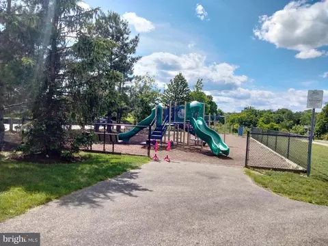 Exterior - 13501 Oaklands Manor Dr, Laurel, MD 20708 photo 5 of 6
