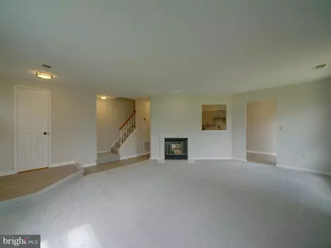Living - 9309 Player Dr #116, Laurel, MD 20708 photo 4 of 10