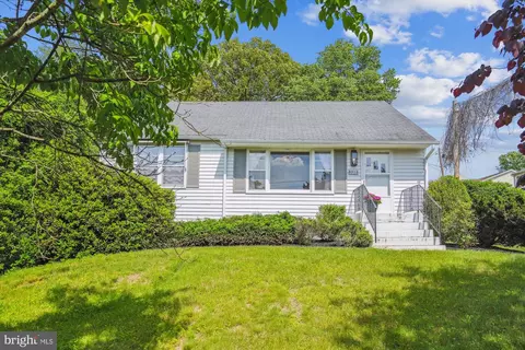 8515 Chestnut Ave, Bowie, MD 20715