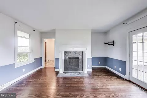 Living - 9112 3rd St, Lanham, MD 20706 photo 4 of 6
