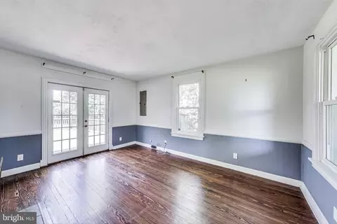 Living - 9112 3rd St, Lanham, MD 20706 photo 3 of 6