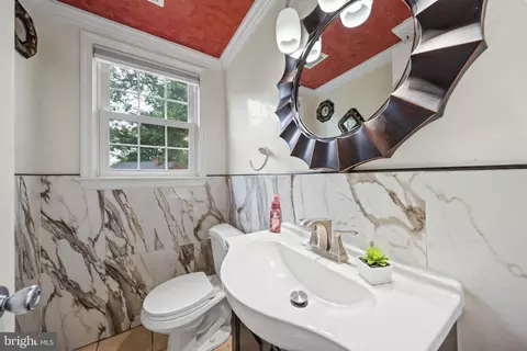 Bath - 6706 96th Ave, Lanham, MD 20706 photo 5 of 6