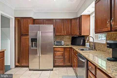 Kitchen - 6706 96th Ave, Lanham, MD 20706 photo 4 of 5