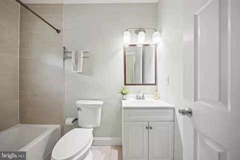 Bath - 6706 96th Ave, Lanham, MD 20706 photo 4 of 6