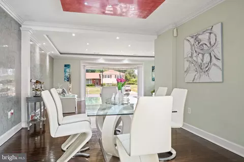 Dining - 6706 96th Ave, Lanham, MD 20706 photo 2 of 3