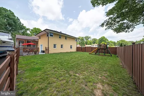 Exterior - 6706 96th Ave, Lanham, MD 20706 photo 8 of 11