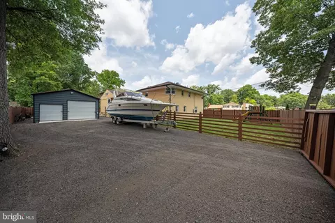 Exterior - 6706 96th Ave, Lanham, MD 20706 photo 10 of 11