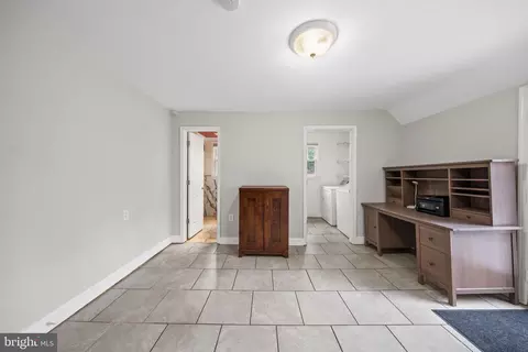 Entry Way - 6706 96th Ave, Lanham, MD 20706 photo 4 of 6
