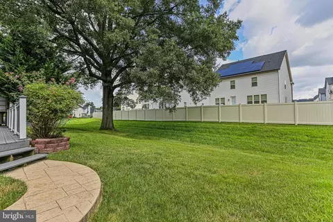 Exterior - 14113 Greenview Dr, Laurel, MD 20708 photo 7 of 8