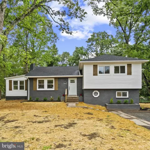 8002 Prince Georges Dr, Fort Washington, MD 20744