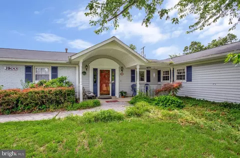 3900 Chapel Forge Dr, Bowie, MD 20715 photo 1