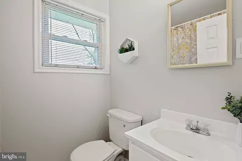 Bath - 1007 7th St, Laurel, MD 20707 photo 1 of 2