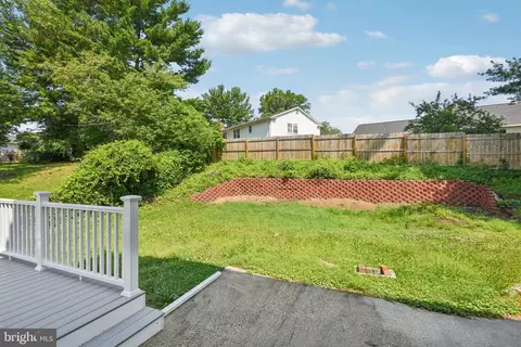 Exterior - 1005 Kings Tree Dr, Bowie, MD 20721 photo 4 of 13