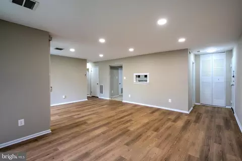 10249 Prince Pl #31-203, Marlboro, MD 20774