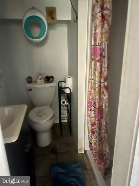 Bath - 3706 36th St, Mount Rainier, MD 20712 photo 2 of 3