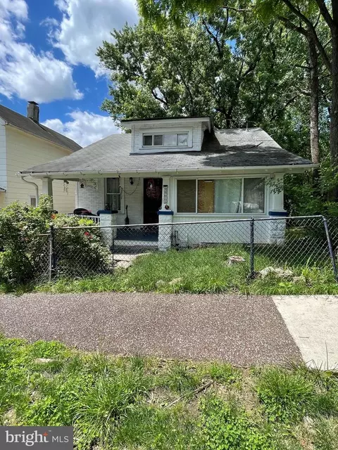 3706 36th St, Mount Rainier, MD 20712