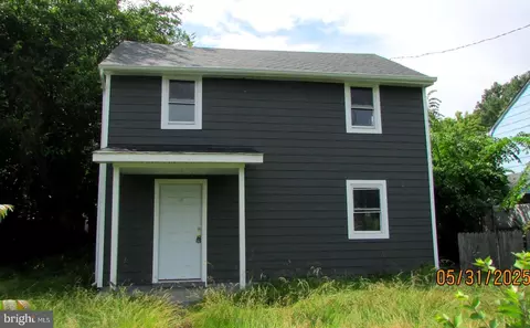 6006 Riverside Dr, Riverdale, MD 20737