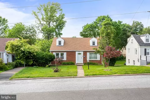 121 Seneca Dr, Oxon Hill, MD 20745