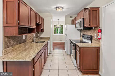 Entry Way - 6411 Darwin Rd, Laurel, MD 20707 photo 4 of 5