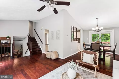 Entry Way - 6711 Woodstream Dr, Lanham, MD 20706 photo 3 of 5