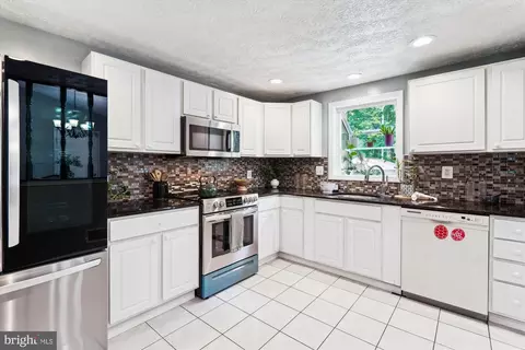 Kitchen - 6711 Woodstream Dr, Lanham, MD 20706 photo 3 of 4