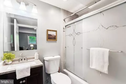 Bath - 6711 Woodstream Dr, Lanham, MD 20706 photo 2 of 4