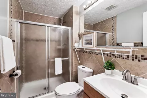 Bath - 6711 Woodstream Dr, Lanham, MD 20706 photo 4 of 4