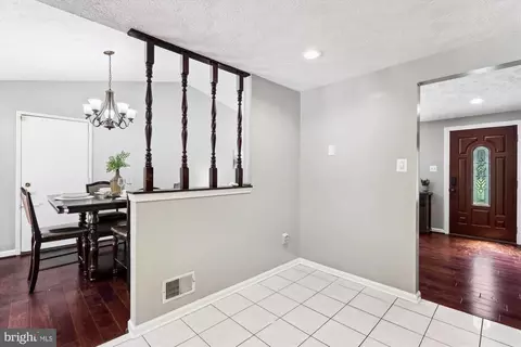 Entry Way - 6711 Woodstream Dr, Lanham, MD 20706 photo 4 of 5