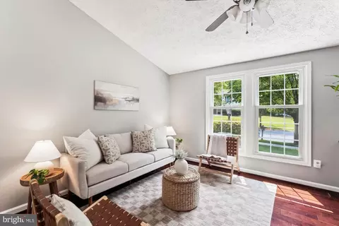 Living - 6711 Woodstream Dr, Lanham, MD 20706 photo 2 of 5