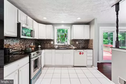 Kitchen - 6711 Woodstream Dr, Lanham, MD 20706 photo 4 of 4