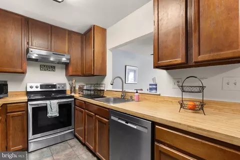 6940 Mayfair Ter, Laurel, MD 20707 photo 14