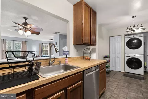 6940 Mayfair Ter, Laurel, MD 20707 photo 15