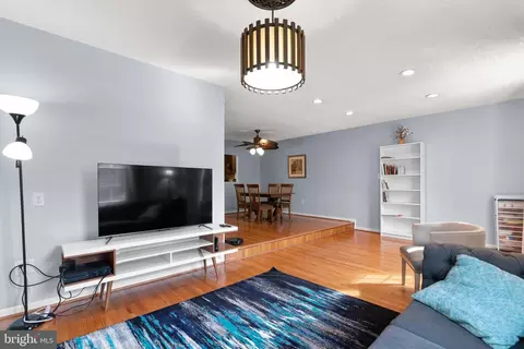 6940 Mayfair Ter, Laurel, MD 20707 photo 8