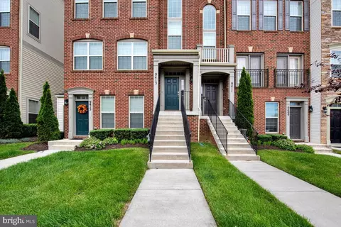 9413 Geaton Park Pl, Lanham, MD 20706