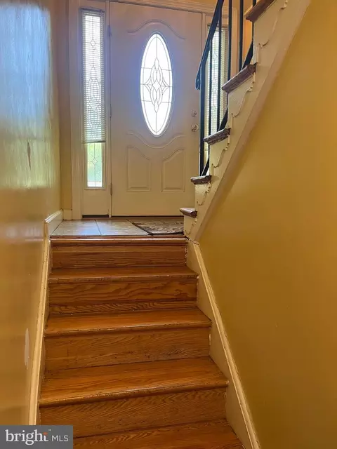 Entry Way - 7001 Kepner Ct, Lanham, MD 20706 photo 5 of 6