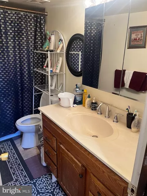 Bath - 7001 Kepner Ct, Lanham, MD 20706 photo 3 of 3