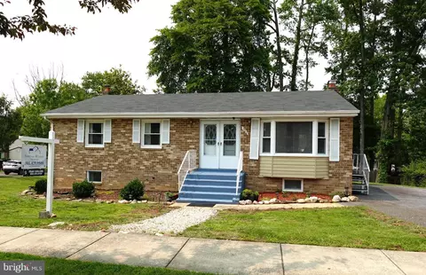 900 E Tantallon Dr, Fort Washington, MD 20744