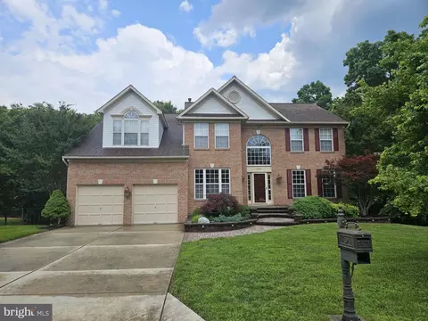 8002 Hunter Dr, Clinton, MD 20735 photo 1