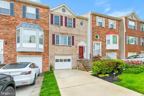 12406 Old Colony Dr, Marlboro, MD 20772