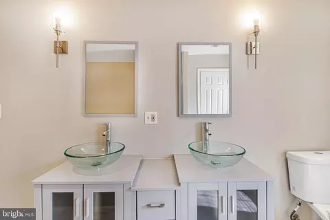 Bath - 8524 Schultz Rd, Clinton, MD 20735 photo 3 of 11