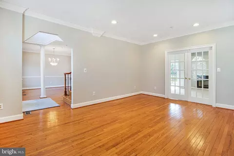 Living - 8524 Schultz Rd, Clinton, MD 20735 photo 3 of 9
