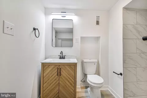 Bath - 8524 Schultz Rd, Clinton, MD 20735 photo 10 of 11
