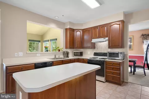 Kitchen - 15401 Straughn Dr, Laurel, MD 20707 photo 3 of 4