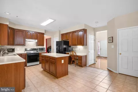 Kitchen - 15401 Straughn Dr, Laurel, MD 20707 photo 4 of 4