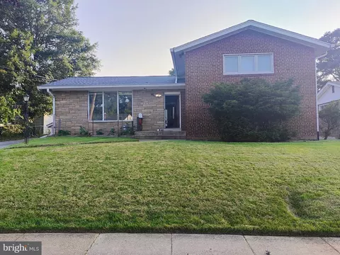 7102 Adelphi Rd, Hyattsville, MD 20782