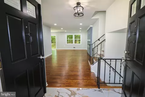 7009 Wood Thrush Dr, Lanham, MD 20706 photo 4